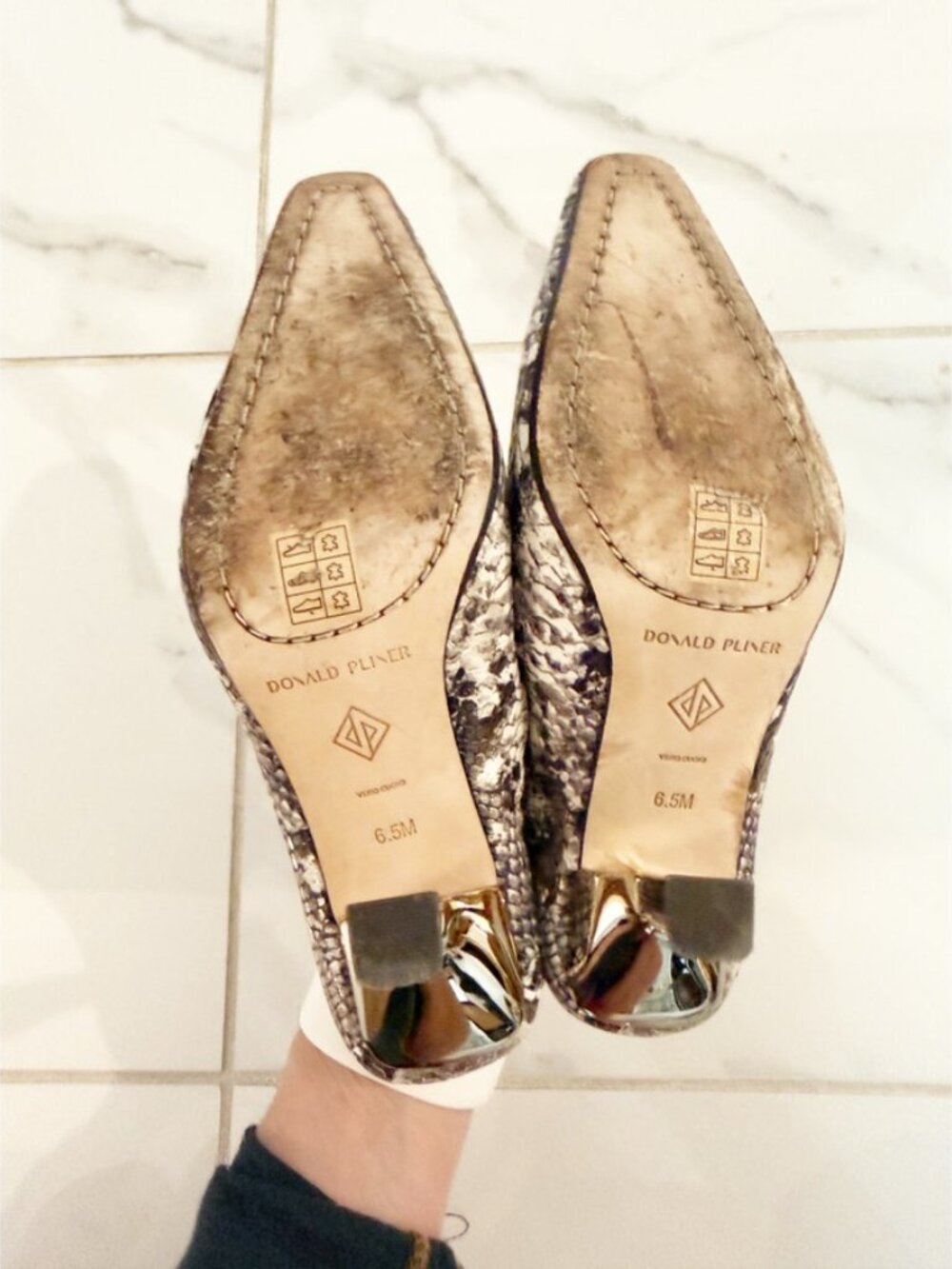 Donald Pliner Buena Mid Heel Slip on Mules Size 6.5 Python Snake Leather - Picture 9 of 11